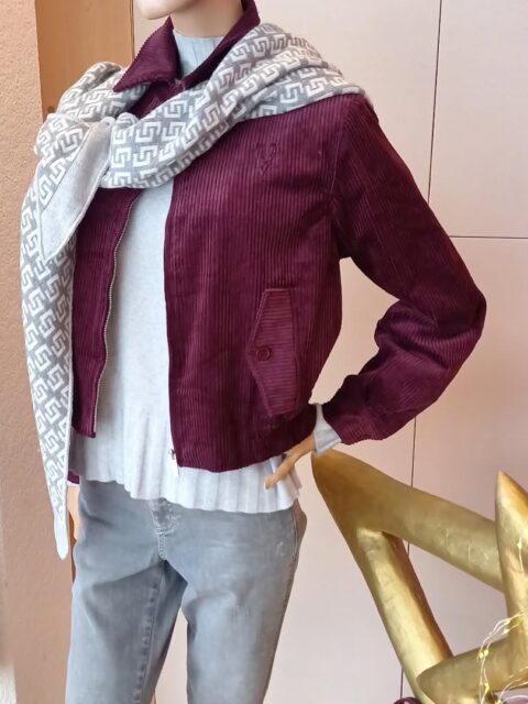 Vicci Blouson 139,90 €
XOX Pulli 89,90 €
Angels Jeans 99,90 €
Schal Wolle 65,00 €

#ruppanerschuheundmode #fischingereinzelhandel #xox #vicci #angels