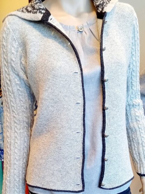 100 % Wolle von Berwin! 🐑

Strickjacke 249,90 €
Bluse 109,90 €

#ruppanerschuheundmode #fischenimallgäu #berwin #Wolle # Baumwolle