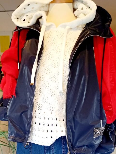 "Maritim" ins Wochenende❗️

Monari Blouson 129,90 €
Monari Chenille Pulli 119,90 €
Angels Jeans 109,90 #

#ruppanerschuheundmode #fischenimallgäu #angels #monari